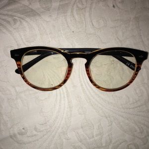 Fake Circle-ish Glasses